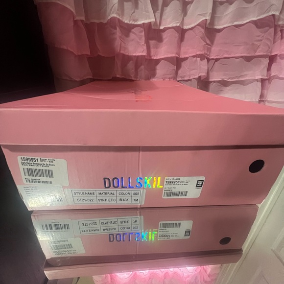 Black Retro Romance Go-Go Boots 🖤 - Picture 8 of 10